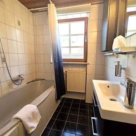 Hotel Garni Koenigslinde - Wandern, Radeln, Skifahren & Geniessen 3*