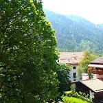 Hotel Garni Koenigslinde - Wandern, Radeln, Skifahren & Geniessen 3*
