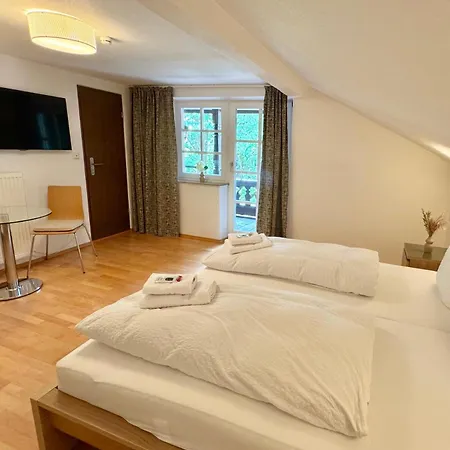 Hotel Garni Koenigslinde - Wandern, Radeln, Skifahren & Geniessen Bayrischzell