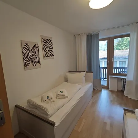 Hotel Garni Koenigslinde - Wandern, Radeln, Skifahren & Geniessen 3*