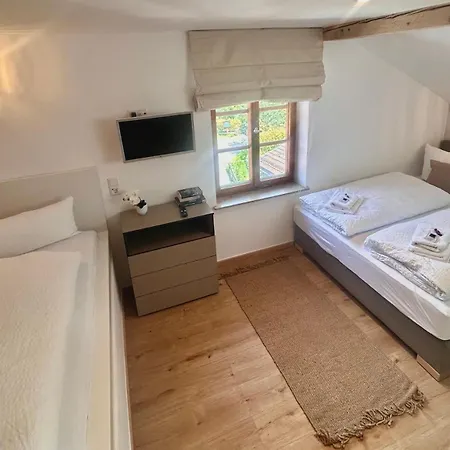 מלון Garni Koenigslinde - Wandern, Radeln, Skifahren & Geniessen באיירישצל