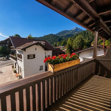 Hotel Garni Koenigslinde - Wandern, Radeln, Skifahren & Geniessen
