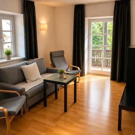Hotel Garni Koenigslinde - Wandern, Radeln, Skifahren & Geniessen 3*