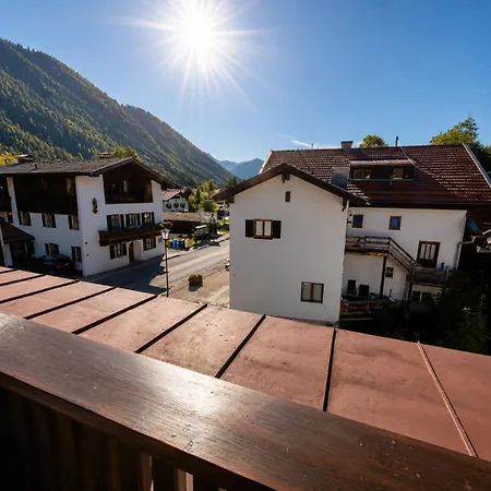 Hotel Garni Koenigslinde - Wandern, Radeln, Skifahren & Geniessen 3*